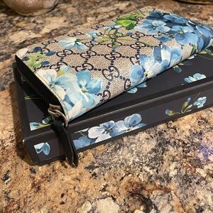 Gucci Blooms Blue Wallet